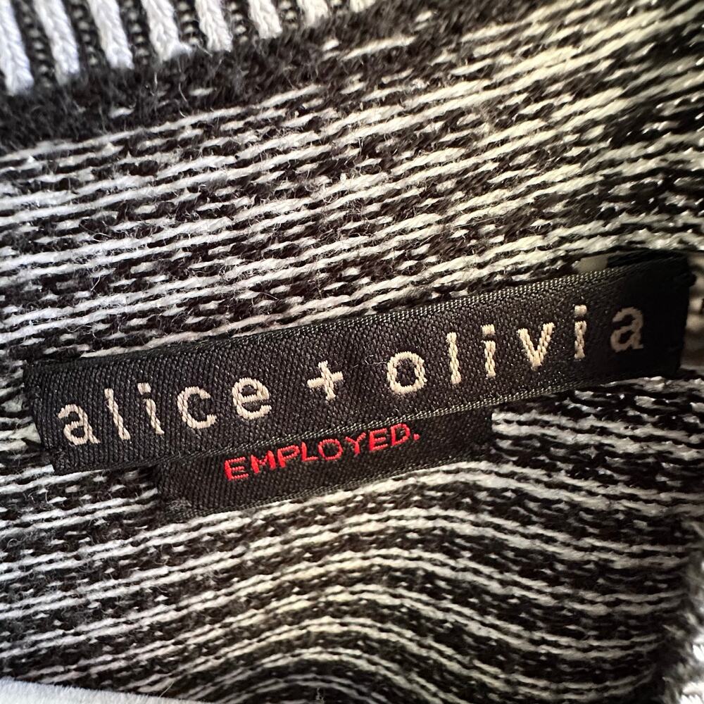Alice + Olivia Employed Black & White Houndstooth Knit Top Size Large - Picture 7 of 8